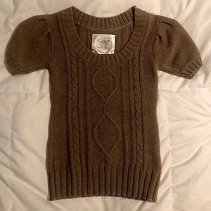 Shortsleeved sweater